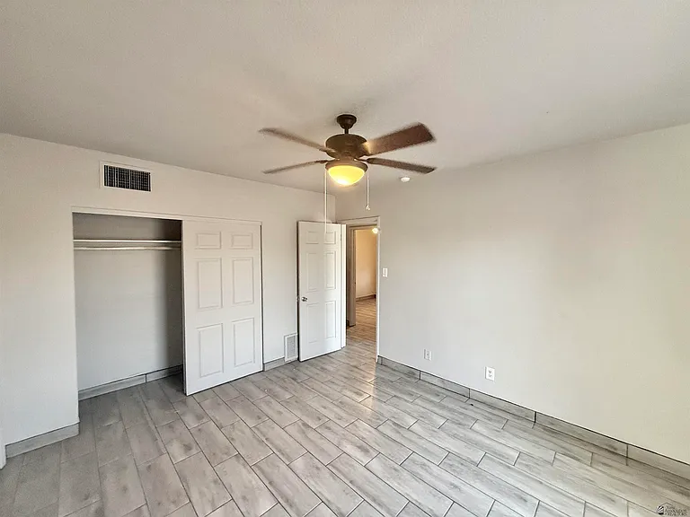 1501 S 6th Ave — Photo 6