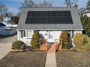 683 Arlington Ave, Baldwin, NY 11510