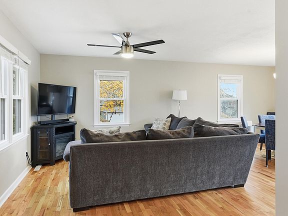 5th image of 16 Cooper Ave