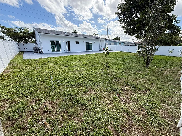 6319 Southgate Blvd — Photo 43