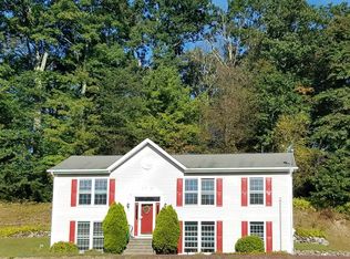 227 Sutherland Dr, Mountain Top, PA 18707
