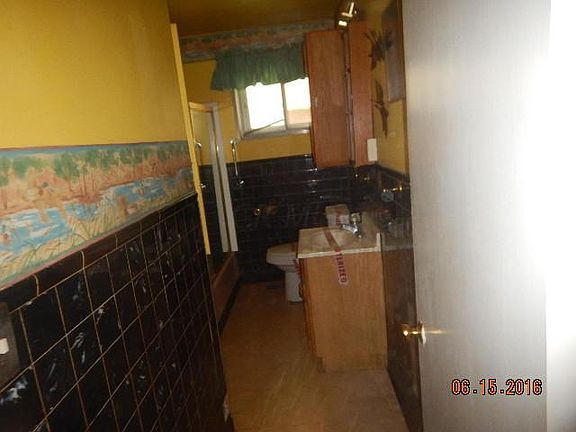 3rd image of 2250 Brentnell Blvd