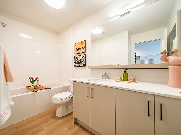 2040 37th St SW — Photo 33