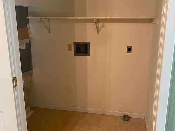 4th image of 102 Appomattox Pl #106