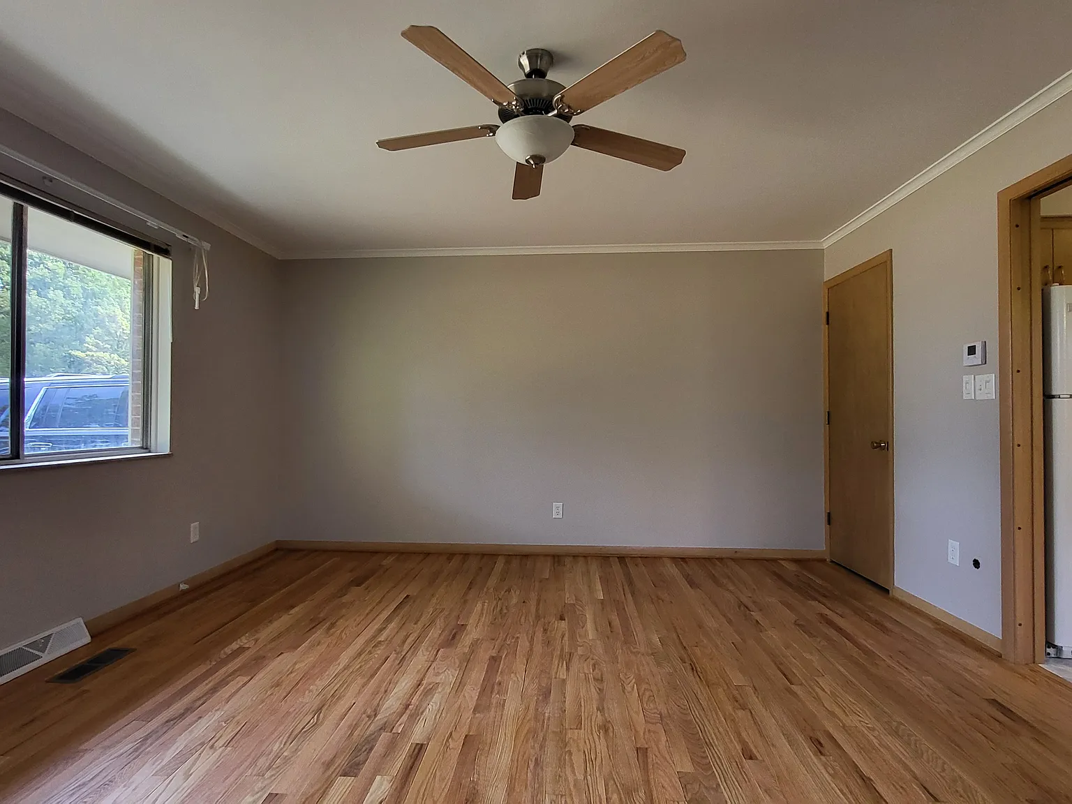 4365 Glenmawr Ave — Photo 3