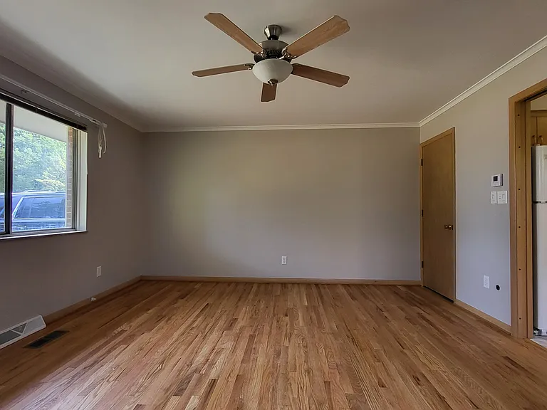 4365 Glenmawr Ave — Photo 5