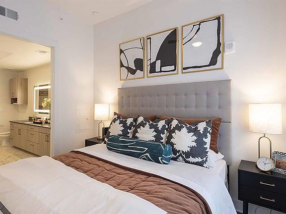 5th image of 102 Dennis St #810