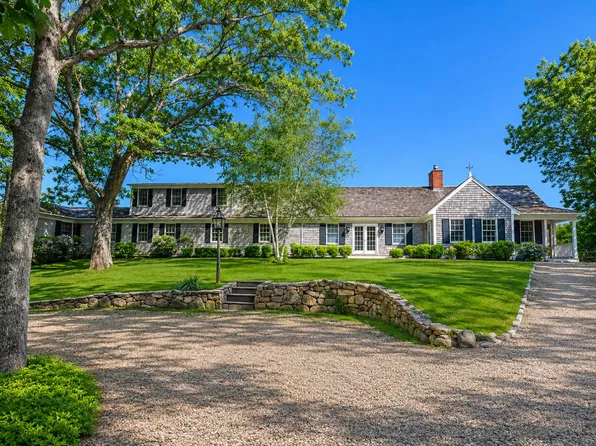 23 Beetle Swamp Rd, Edgartown, MA 02539