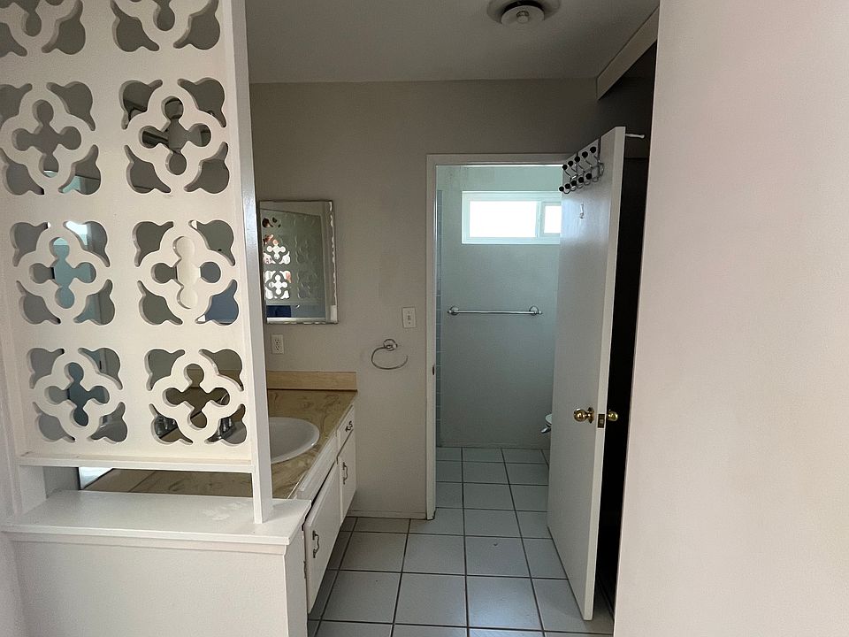 2nd image of 3453 Merrimac Ave