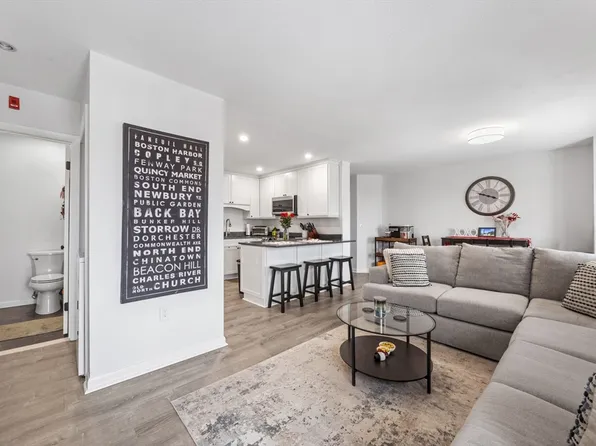 100 Marina Dr APT 615, Quincy, MA 02171