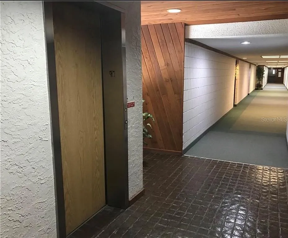 1 bed, 1.0 bath, 822 sqft, $1,550 — Photo 2