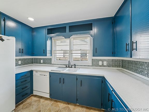 3rd image of 5143 S Detroit Ave