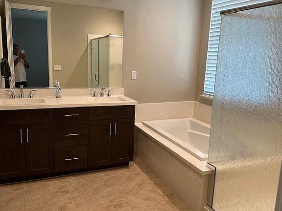 4th image of 2553 Paisley Ct