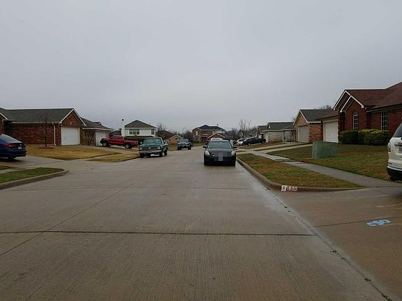 4th image of 1800 Wolf Creek Dr