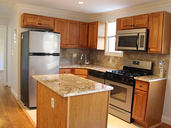 3rd image of 727 N Oakland St APT 8