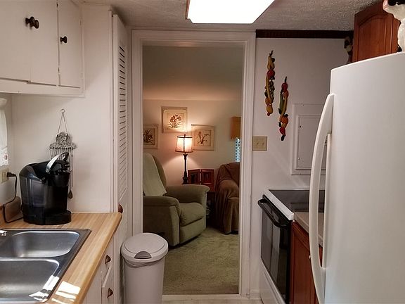 5th image of 6020 Lucas Park Dr