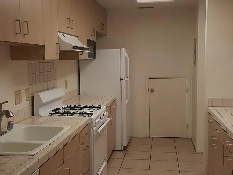 2050 Hornblend St #2050 — Photo 12