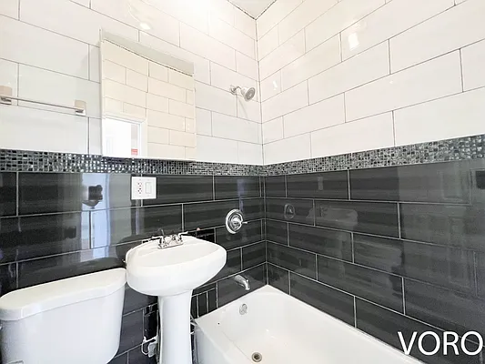 Rented by Voro, LLC | media 4