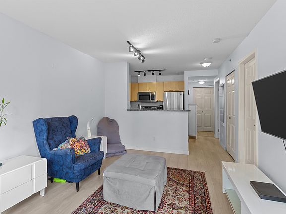 5th image of 1420 W Georgia St #1401