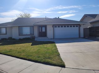1206 Roland Ct, Fernley, NV 89408