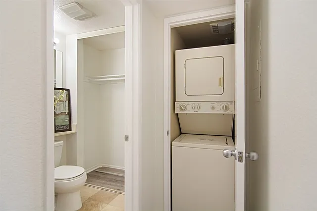 2 bed, 1100 sqft, $3,200 — Photo 3