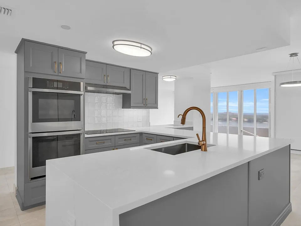 529 S Flagler Dr #14H