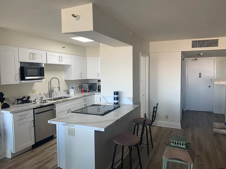 1820 Avenida Del Mundo #406 — Photo 14