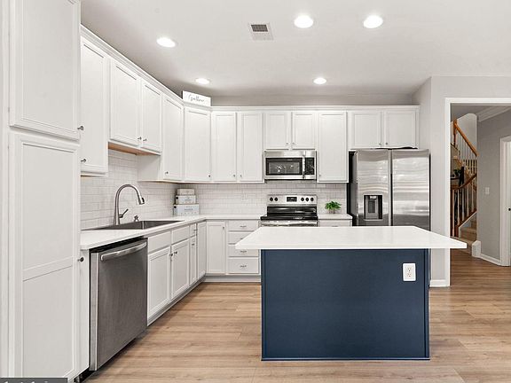 5th image of 804 Maple Flats Ter