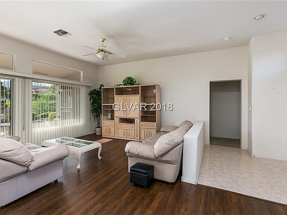 3rd image of 2821 Spalding Dr
