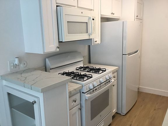 5th image of 3515 Mentone Ave APT 3