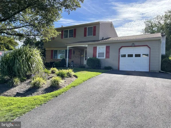 241 Parry Rd, Warminster, PA 18974