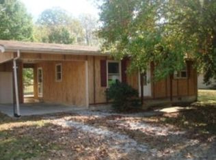 805 Oakland Park Dr, Livingston, TN 38570