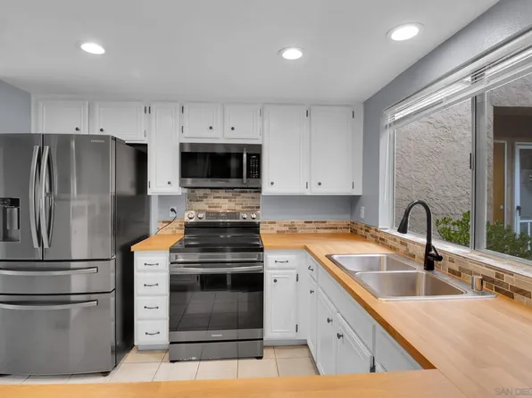23823 Green Haven Ln, Ramona, CA 92065