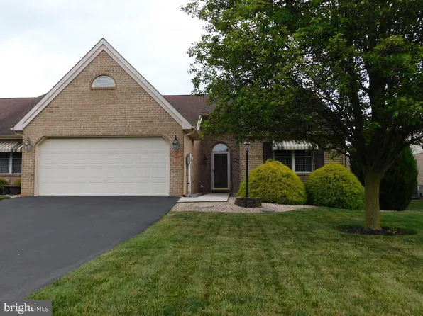 392 Martina Dr, Chambersburg, PA 17201