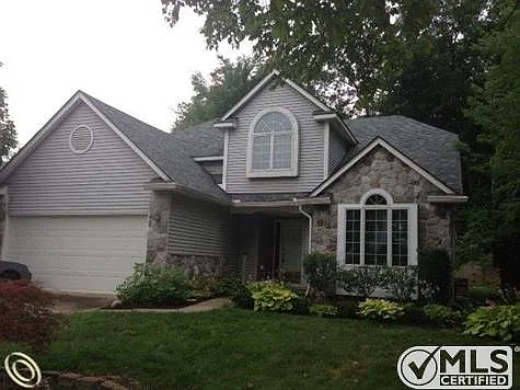 540 Arlington Dr photo 1