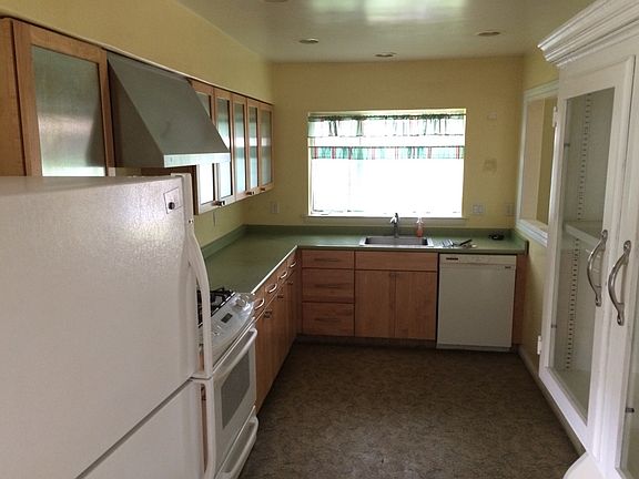 5th image of 2748 N Arthur Ave