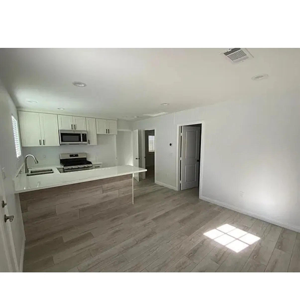 9131 Carl Ln — Photo 4