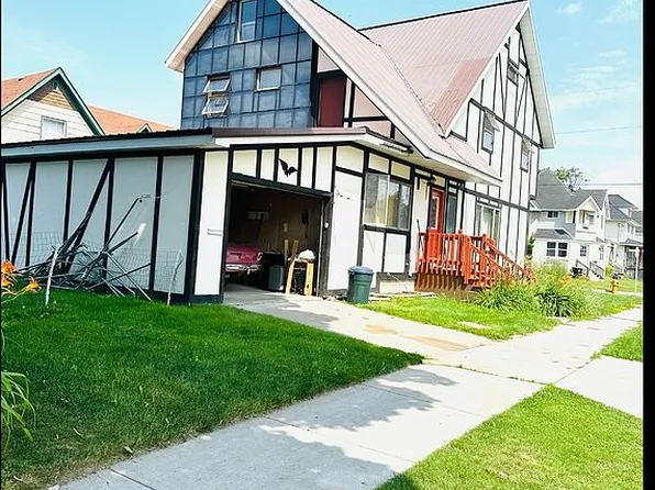 370 Dawson St, Sault Sainte Marie, MI 49783