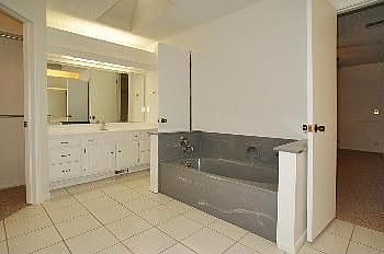 4th image of 13500 Green Valley Dr