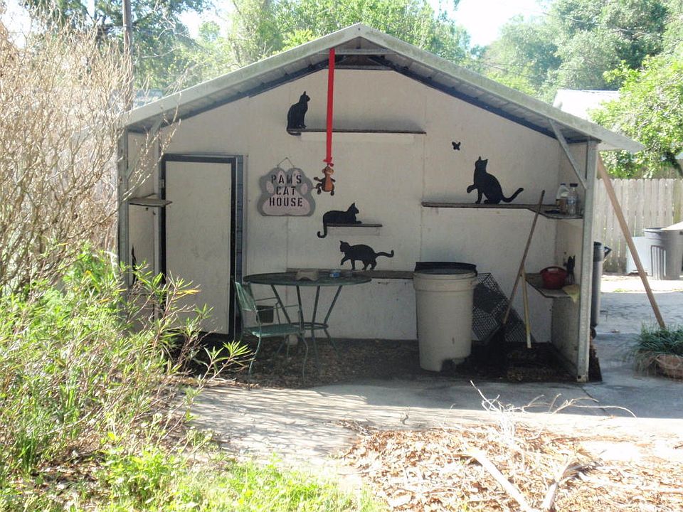 2nd image of 119 Pique Rd