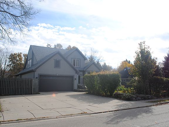2nd image of 251 King St