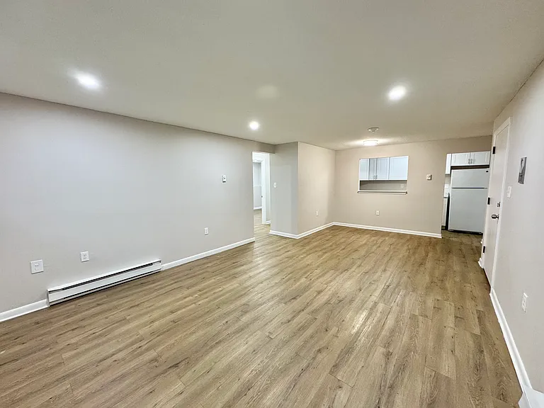 328 Greenwood St #B14 — Photo 1