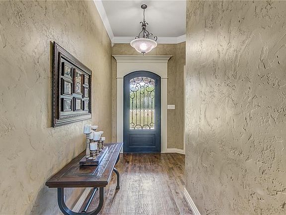 5th image of 10604 Kyle Cir