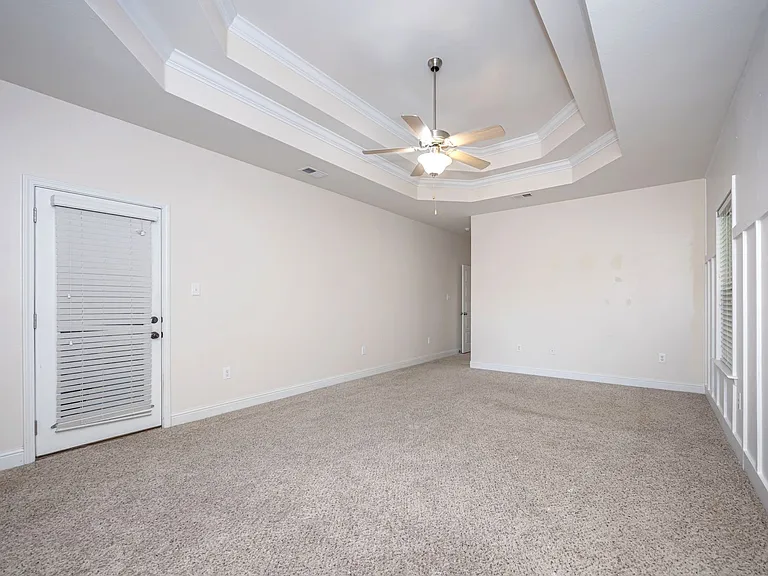 1013 Silverbell Cv — Photo 24
