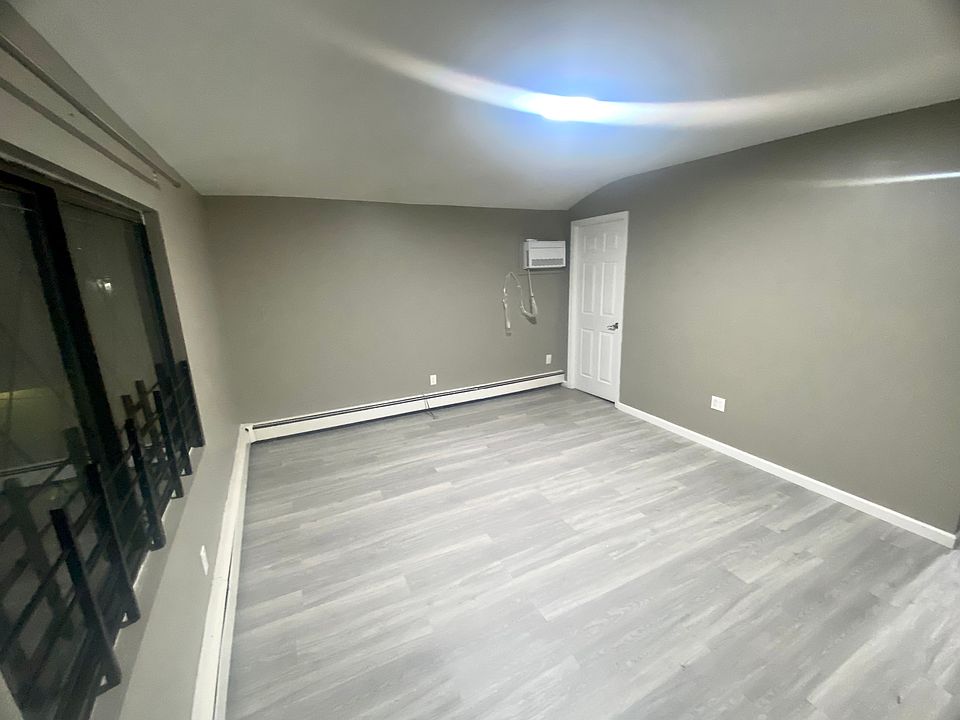 1st image of 446 Clifton Ave Floor 1