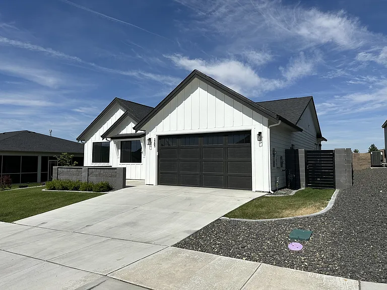 2285 Estate Ave — Photo 3