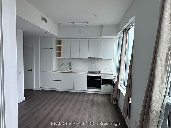 4th image of 8 Wellesley St W #2615