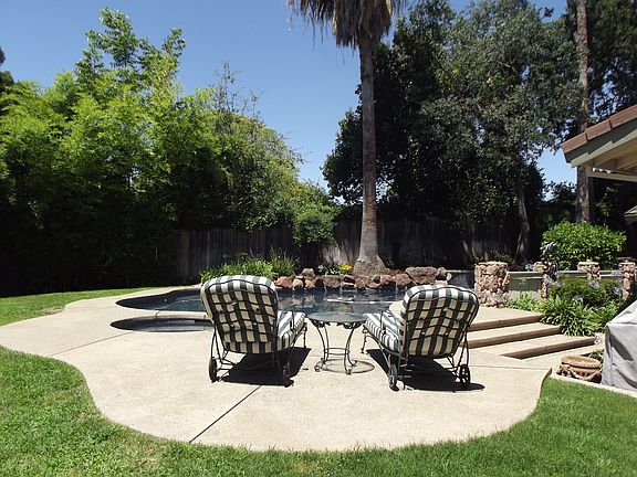 4th image of 8461 Oakwind Ct