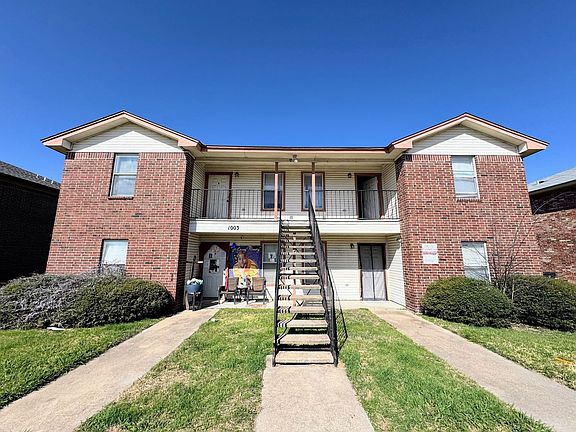 2nd image of 1003 Circle M Dr APT B
