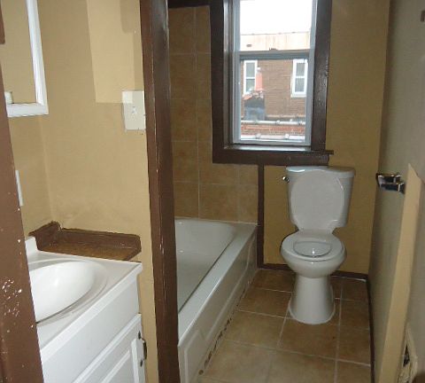 4th image of 3842 Virginia Ave #A